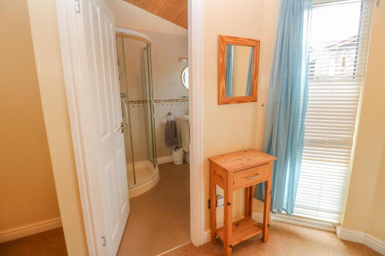 Lodge 23 Torpoint Bagian luar foto
